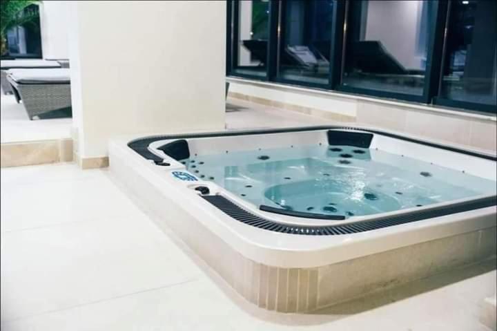 Alezzi Beach Resort Gorgeous Family Aparment Cu Piscina Năvodari Extérieur photo