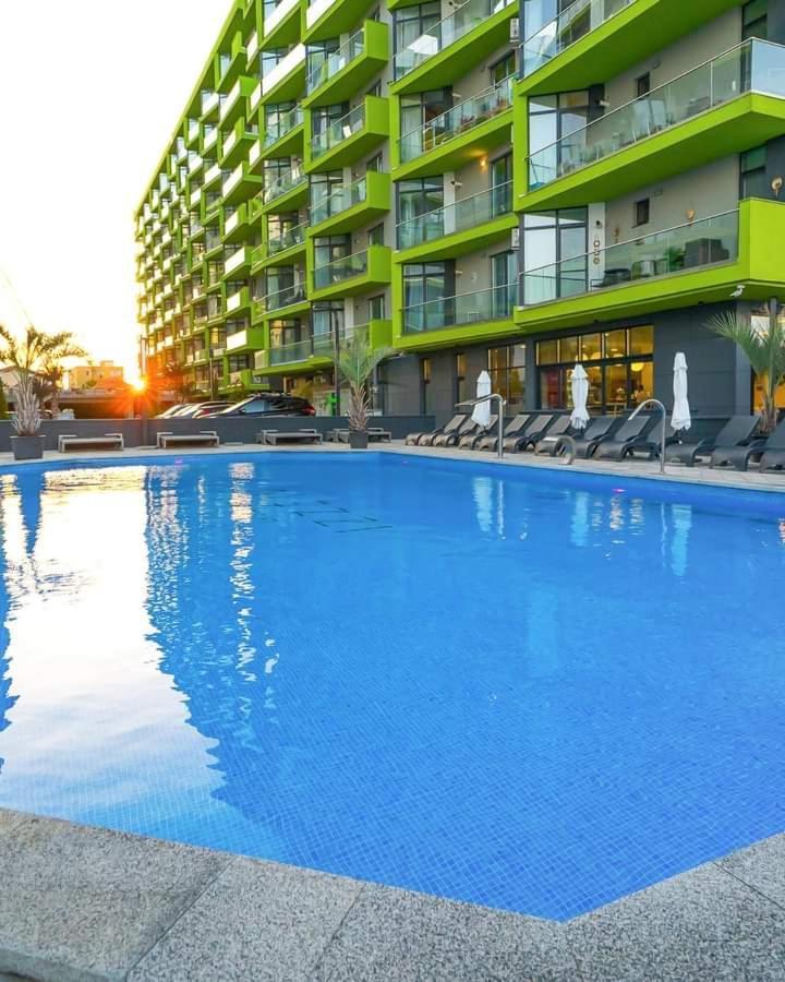 Alezzi Beach Resort Gorgeous Family Aparment Cu Piscina Năvodari Extérieur photo