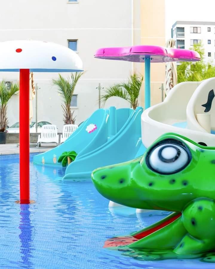 Alezzi Beach Resort Gorgeous Family Aparment Cu Piscina Năvodari Extérieur photo
